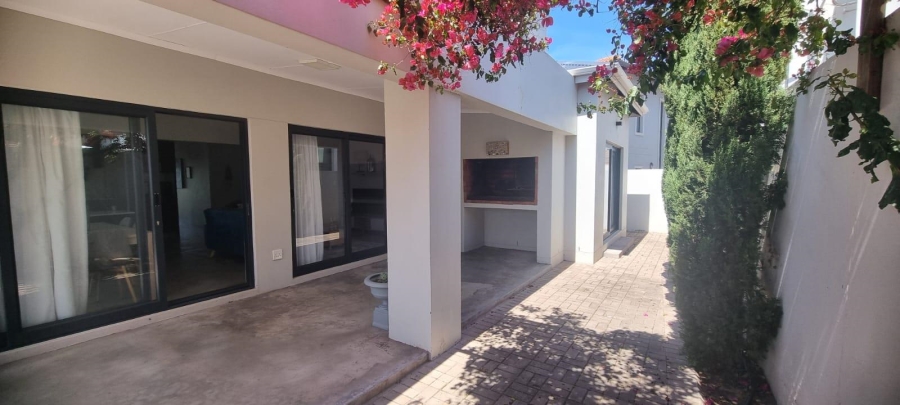 3 Bedroom Property for Sale in Calypso Beach Western Cape